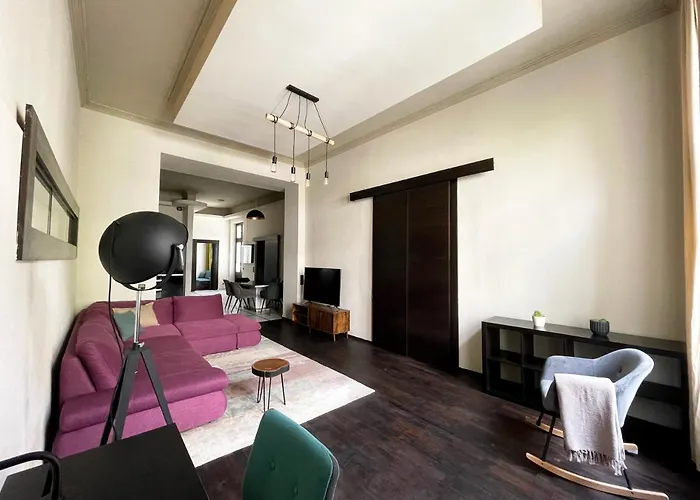 Deluxe Cosmopolitan Apartment Budapest, With Private Parking