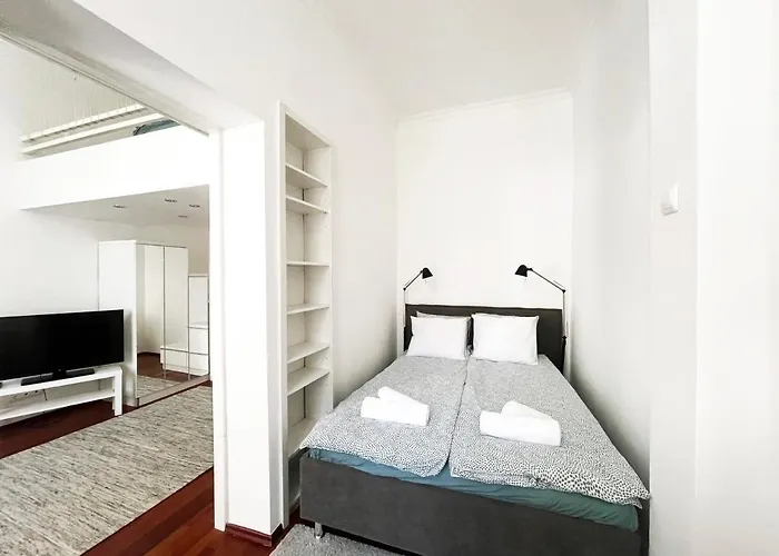 Deluxe Cosmopolitan Apartment Budapest, With Private Parking