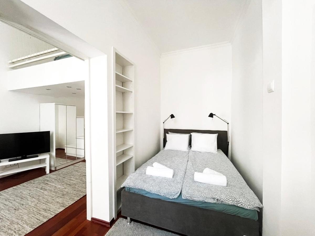 Apartamento Deluxe Cosmopolitan Budapest, With Private Parking Budapest