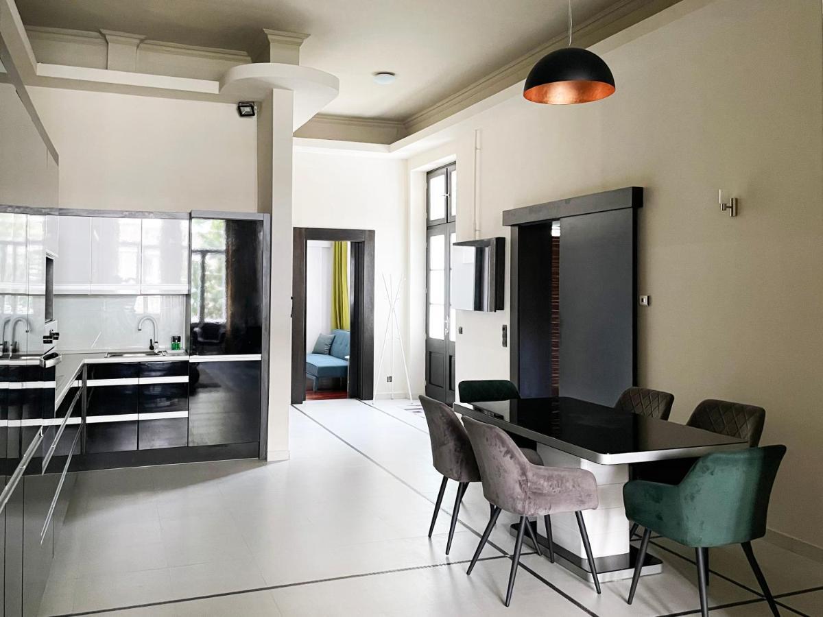 Apartamento Deluxe Cosmopolitan Budapest, With Private Parking